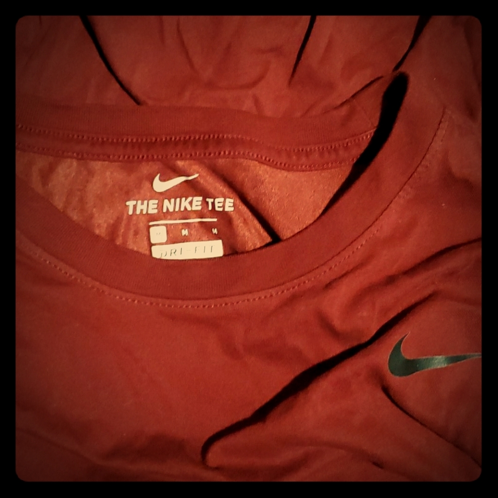 Nike dri fit tee sz m